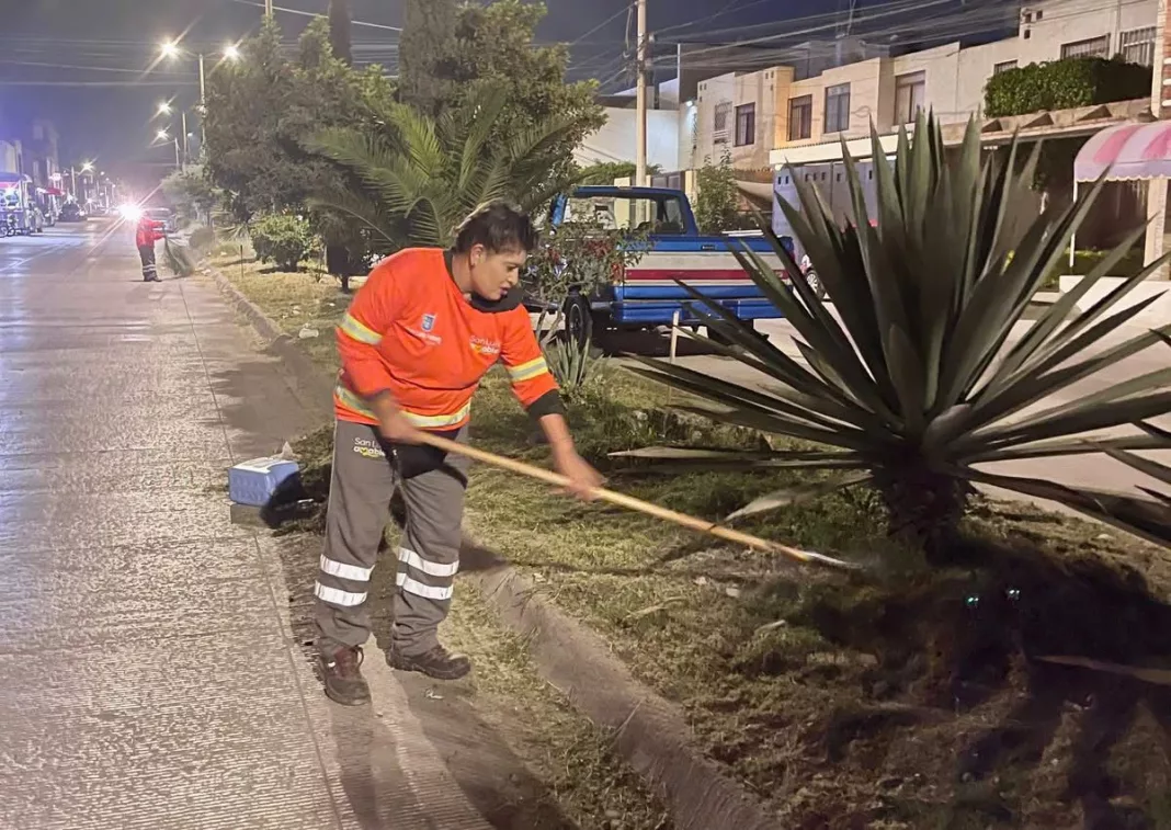 Gobierno Municipal da mantenimiento integral a la Avenida Francisco Martínez de la Vega